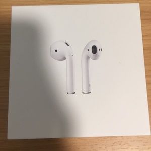 Apple AirPods 1st generation with charging case
